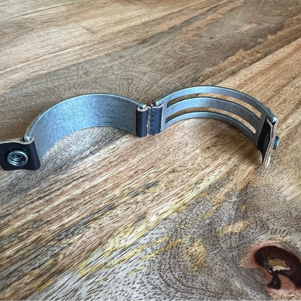 Jewel Kade Pewter, Rhinestone and Leather Bracelet. - Picture 5 of 9
